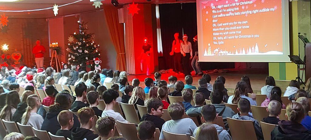 Weihnachtsfeier in der Aula